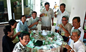 họp mặt VN