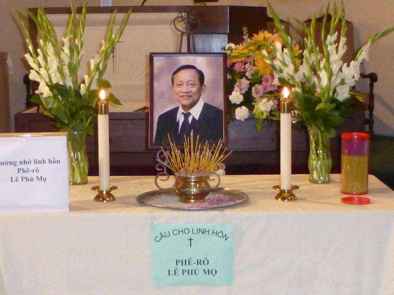 Đám tang Lê Phú Mọ